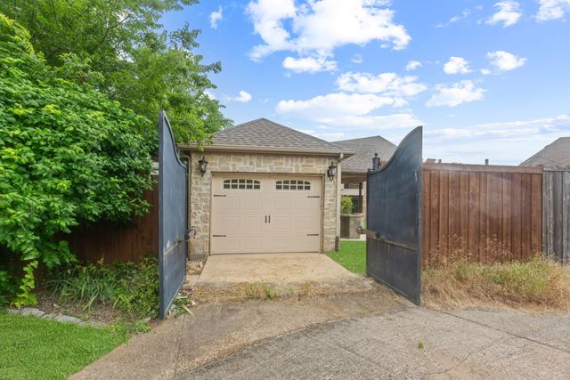 7906 Lindsey Drive, Rowlett, TX 75088