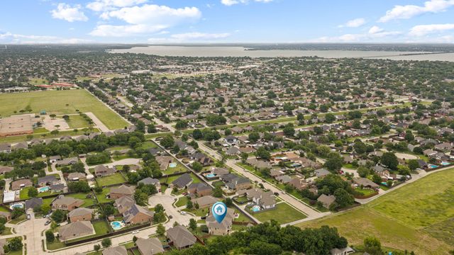 7906 Lindsey Drive, Rowlett, TX 75088
