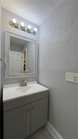 7207 E 86th Street, Kansas City, MO 64138