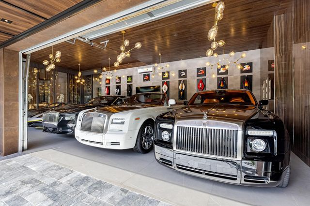 2301 NE 37th Drive, Fort Lauderdale, FL 33308