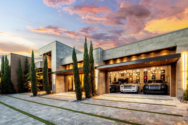 2301 NE 37th Drive, Fort Lauderdale, FL 33308