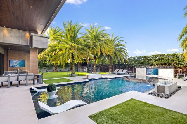 2301 NE 37th Drive, Fort Lauderdale, FL 33308