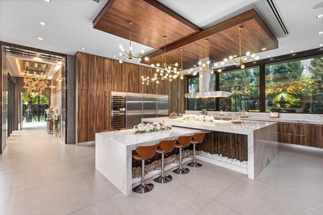 2301 NE 37th Drive, Fort Lauderdale, FL 33308