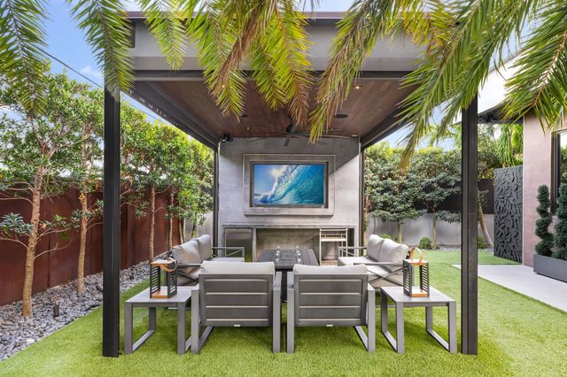 2301 NE 37th Drive, Fort Lauderdale, FL 33308