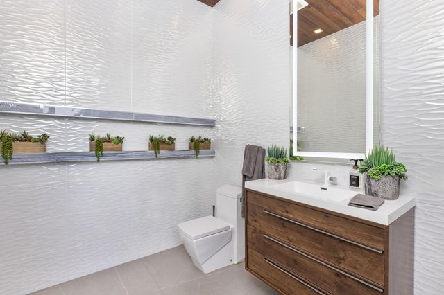 2301 NE 37th Drive, Fort Lauderdale, FL 33308