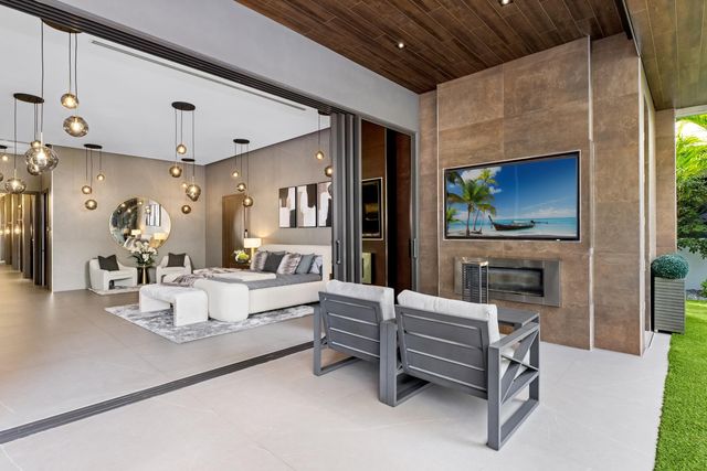 2301 NE 37th Drive, Fort Lauderdale, FL 33308