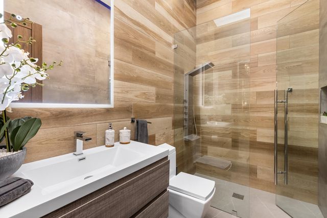 2301 NE 37th Drive, Fort Lauderdale, FL 33308