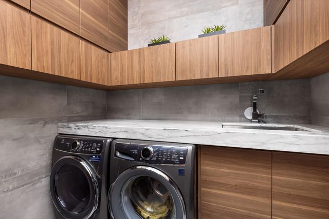 2301 NE 37th Drive, Fort Lauderdale, FL 33308