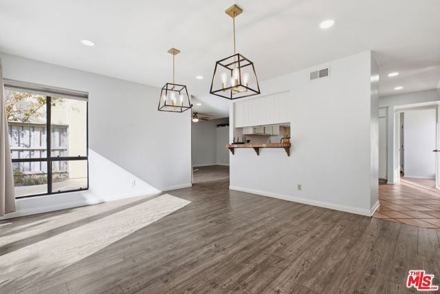 833 N Shadow Lake Drive, Thousand Oaks, CA 91360
