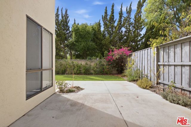 833 N Shadow Lake Drive, Thousand Oaks, CA 91360