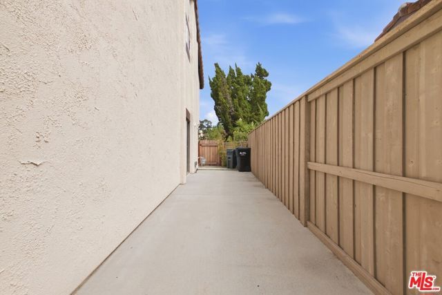 833 N Shadow Lake Drive, Thousand Oaks, CA 91360