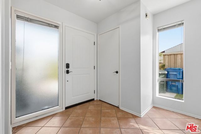 833 N Shadow Lake Drive, Thousand Oaks, CA 91360