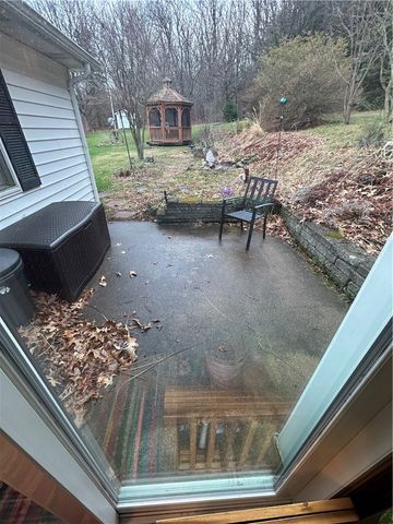 629 S Summit St, Derry Twp, PA 15627