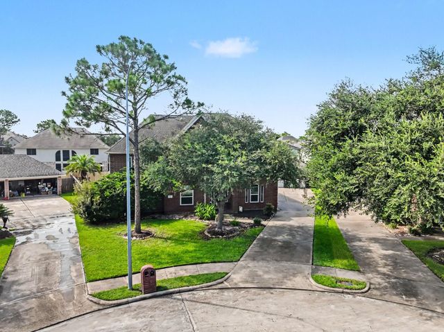 1413 Pineash Court, Pearland, TX 77581