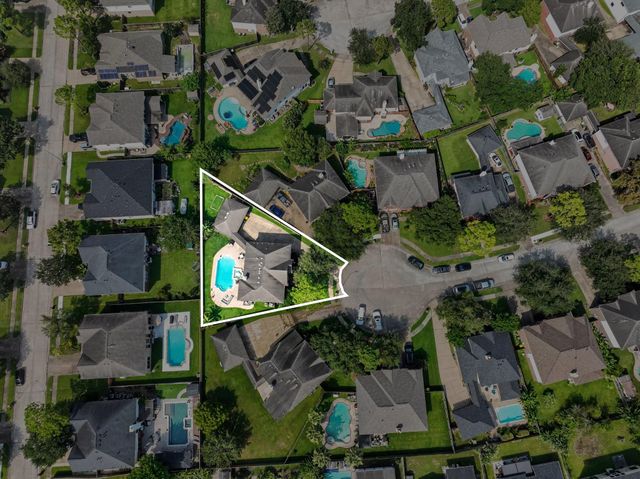 1413 Pineash Court, Pearland, TX 77581