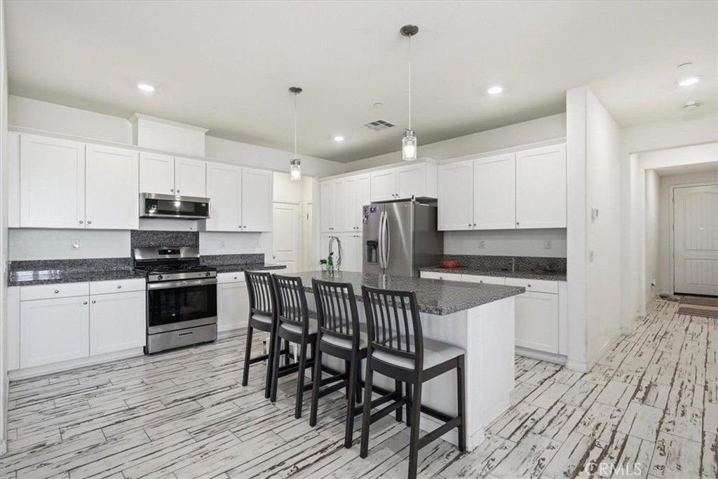 Image 11 of property listing at 32350 Iron Trail, Winchester, CA 92596