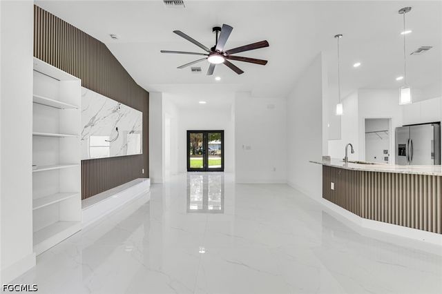 1207 Desoto AVE, Lehigh Acres, FL 33972