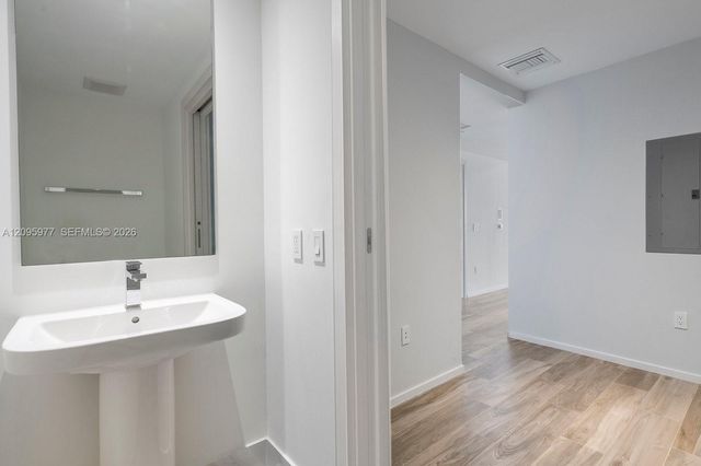 801 S Miami Avenue 2402, Miami, FL 33130
