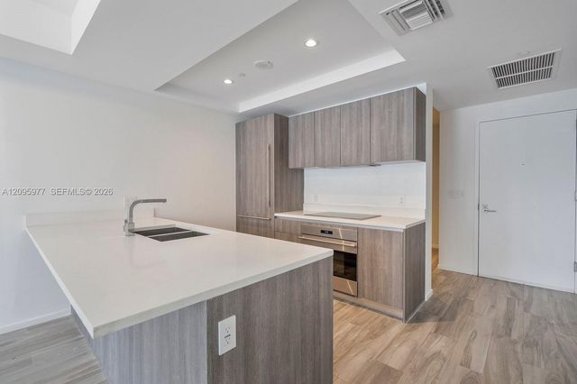 801 S Miami Avenue 2402, Miami, FL 33130