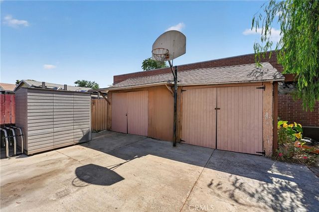 8000 Lou Dillon Avenue, Los Angeles, CA 90001