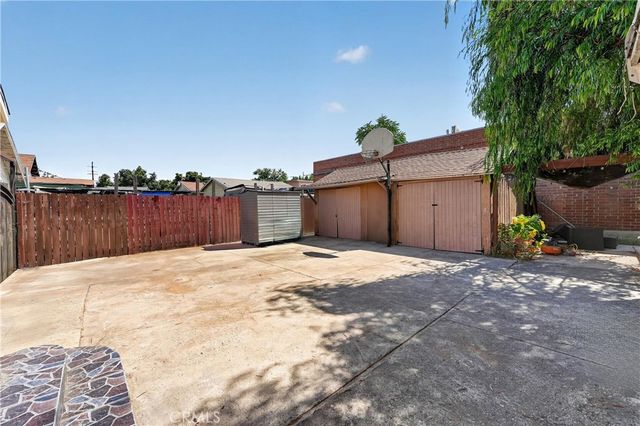 8000 Lou Dillon Avenue, Los Angeles, CA 90001