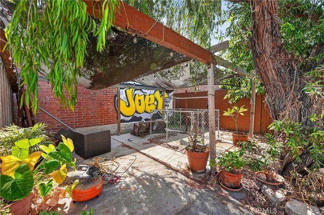 8000 Lou Dillon Avenue, Los Angeles, CA 90001