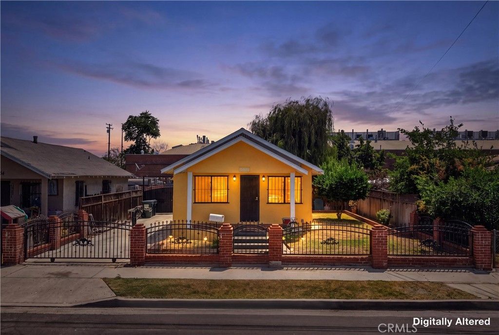 8000 Lou Dillon Avenue, Los Angeles, CA 90001