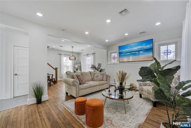 100 Brook Avenue, Englewood, NJ 07631