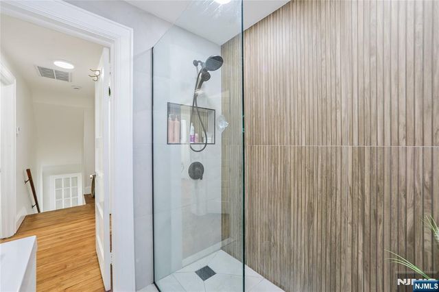 100 Brook Avenue, Englewood, NJ 07631