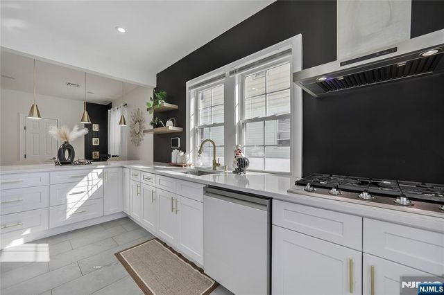 100 Brook Avenue, Englewood, NJ 07631