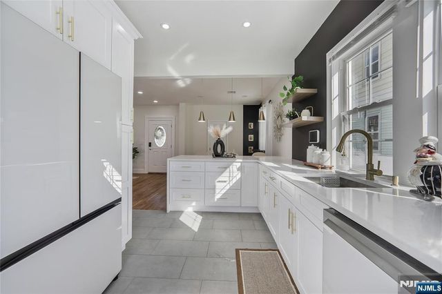 100 Brook Avenue, Englewood, NJ 07631