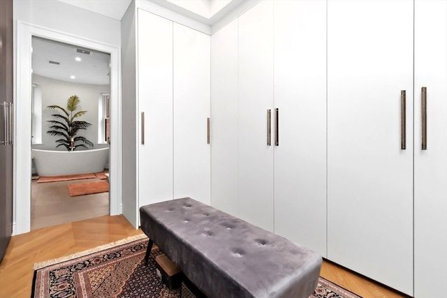 102 Saint Botolph St, Boston, MA 02115