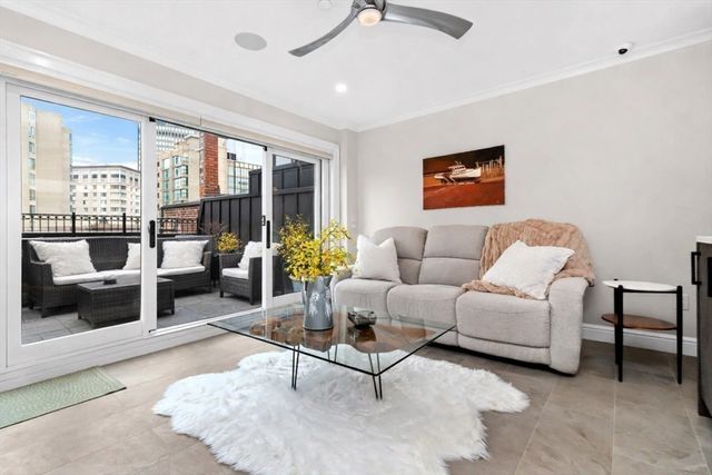 102 Saint Botolph St, Boston, MA 02115