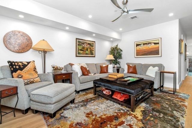 102 Saint Botolph St, Boston, MA 02115