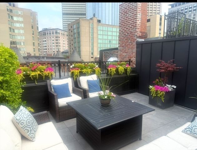 102 Saint Botolph St, Boston, MA 02115