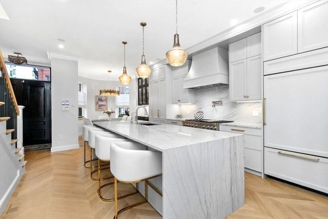 102 Saint Botolph St, Boston, MA 02115