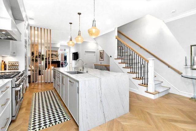 102 Saint Botolph St, Boston, MA 02115