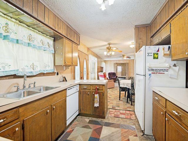 1081 Wright Street, Terrell, TX 75160