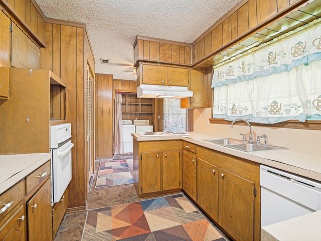 1081 Wright Street, Terrell, TX 75160