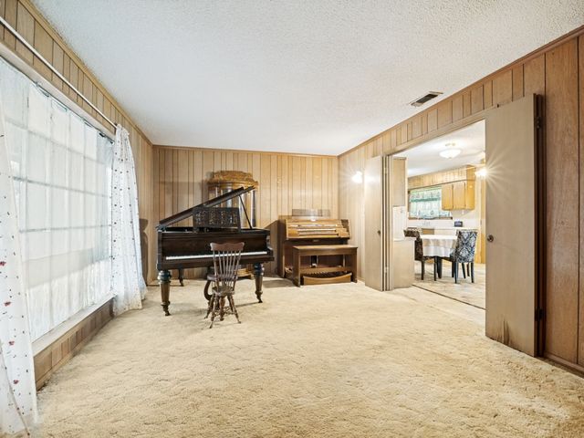1081 Wright Street, Terrell, TX 75160