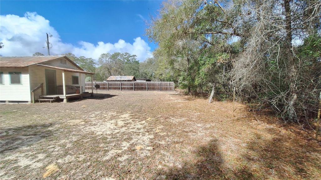 Image 16 of property listing at 23548 NE 120TH STREET, Fort Mc Coy, FL 32134