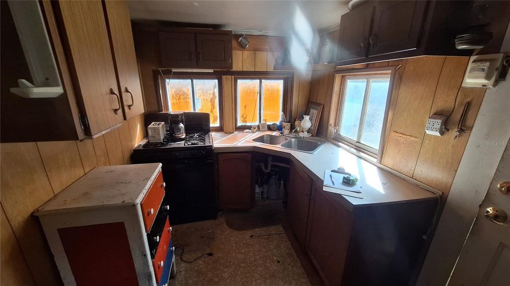 Image 21 of property listing at 23548 NE 120TH STREET, Fort Mc Coy, FL 32134