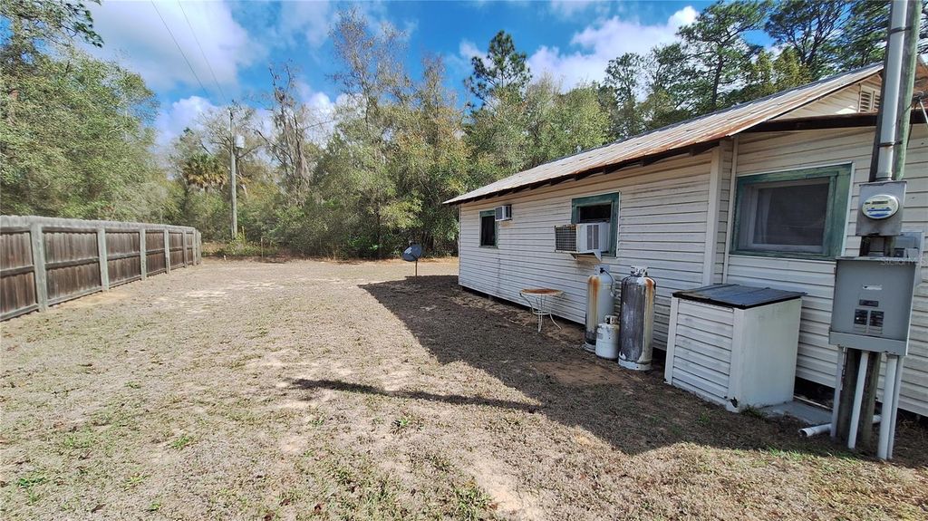 Image 30 of property listing at 23548 NE 120TH STREET, Fort Mc Coy, FL 32134