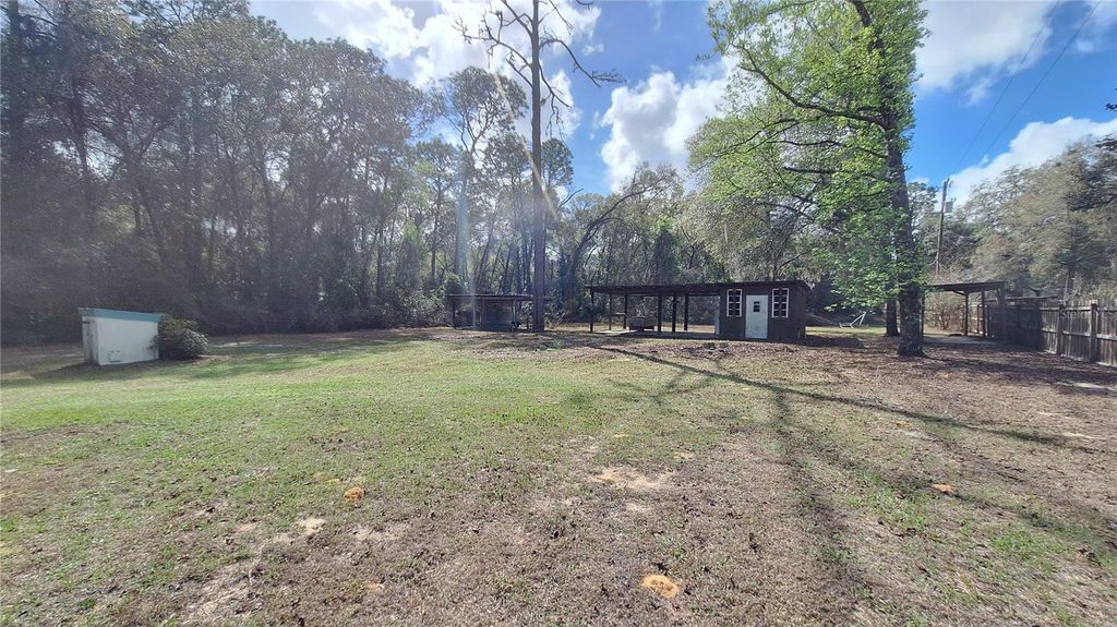 Image 31 of property listing at 23548 NE 120TH STREET, Fort Mc Coy, FL 32134