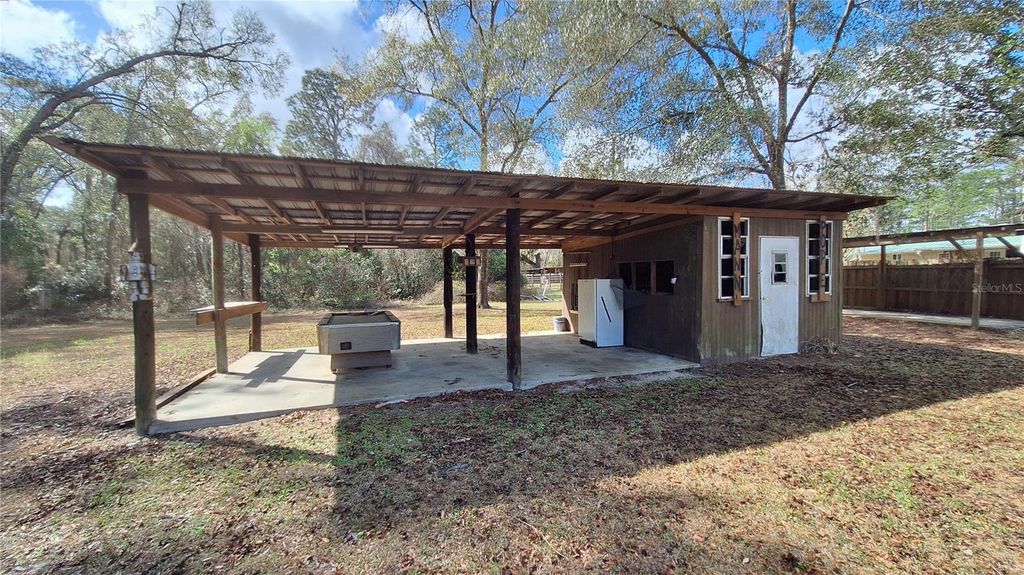 Image 7 of property listing at 23548 NE 120TH STREET, Fort Mc Coy, FL 32134