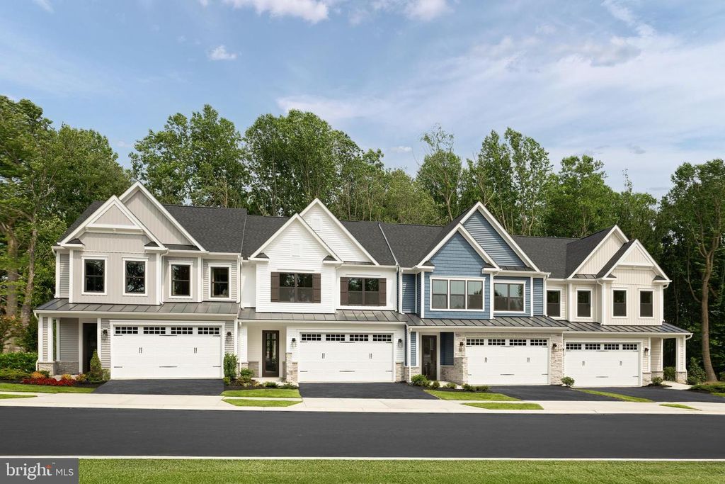 Image 1 of property listing at 9676 WISHING WELL LN, Ellicott City, MD 21042