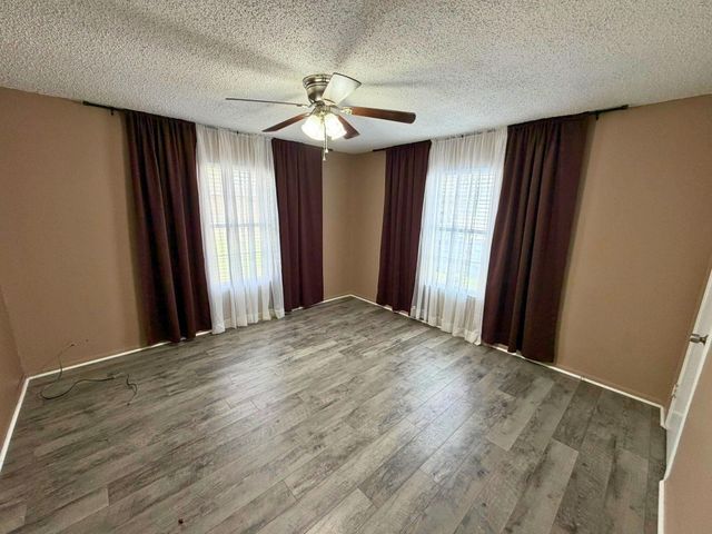 1533 2nd Avenue N, Texas City, TX 77590