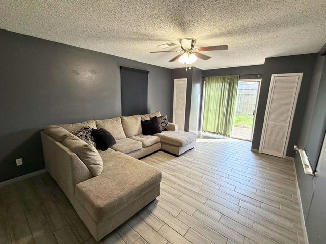 1533 2nd Avenue N, Texas City, TX 77590