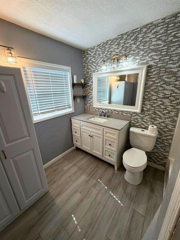 1533 2nd Avenue N, Texas City, TX 77590