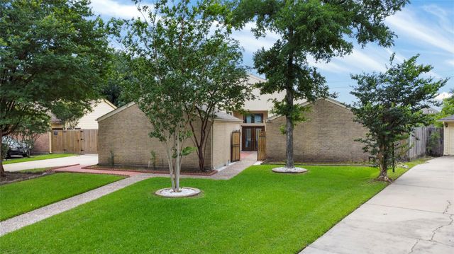 2358 Binley Drive, Houston, TX 77077
